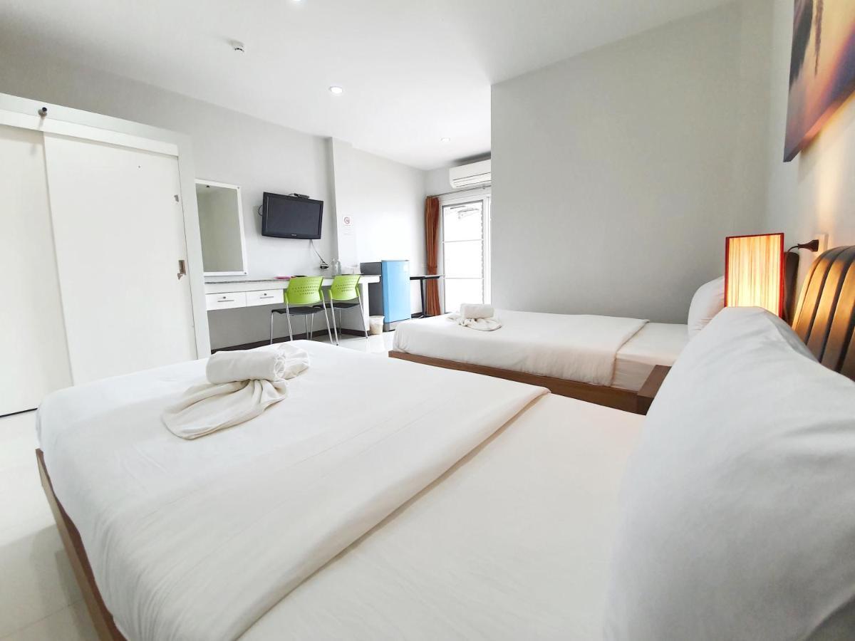 Orchid Surin Appartement Buitenkant foto
