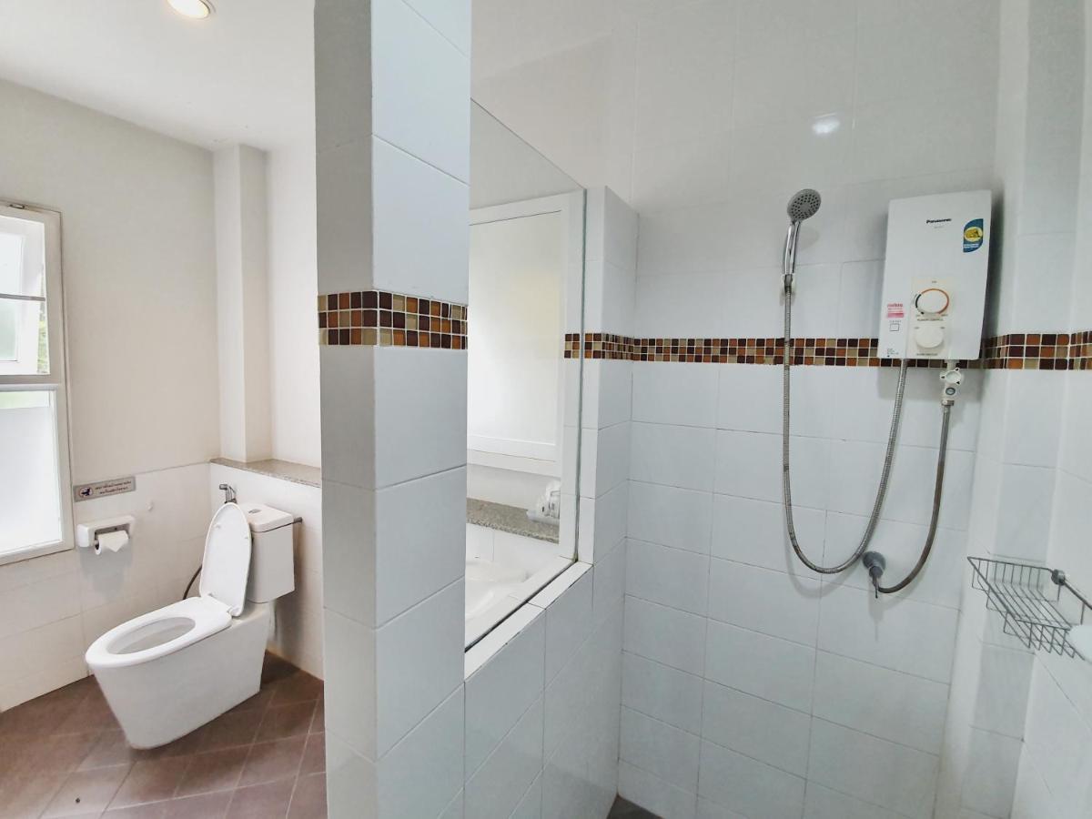 Orchid Surin Appartement Buitenkant foto